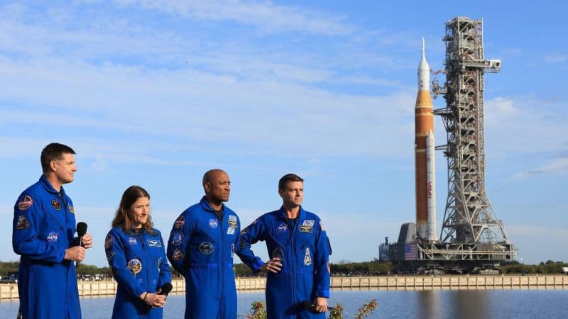 NASA is about to send people to the moon — in a spacecraft not everyone thinks is safe to fly | CNN - Featured Image