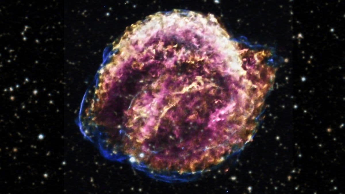 Watch a Supernova's Expansion Over 25 Years in Dramatic NASA Timelapse - Featured Image