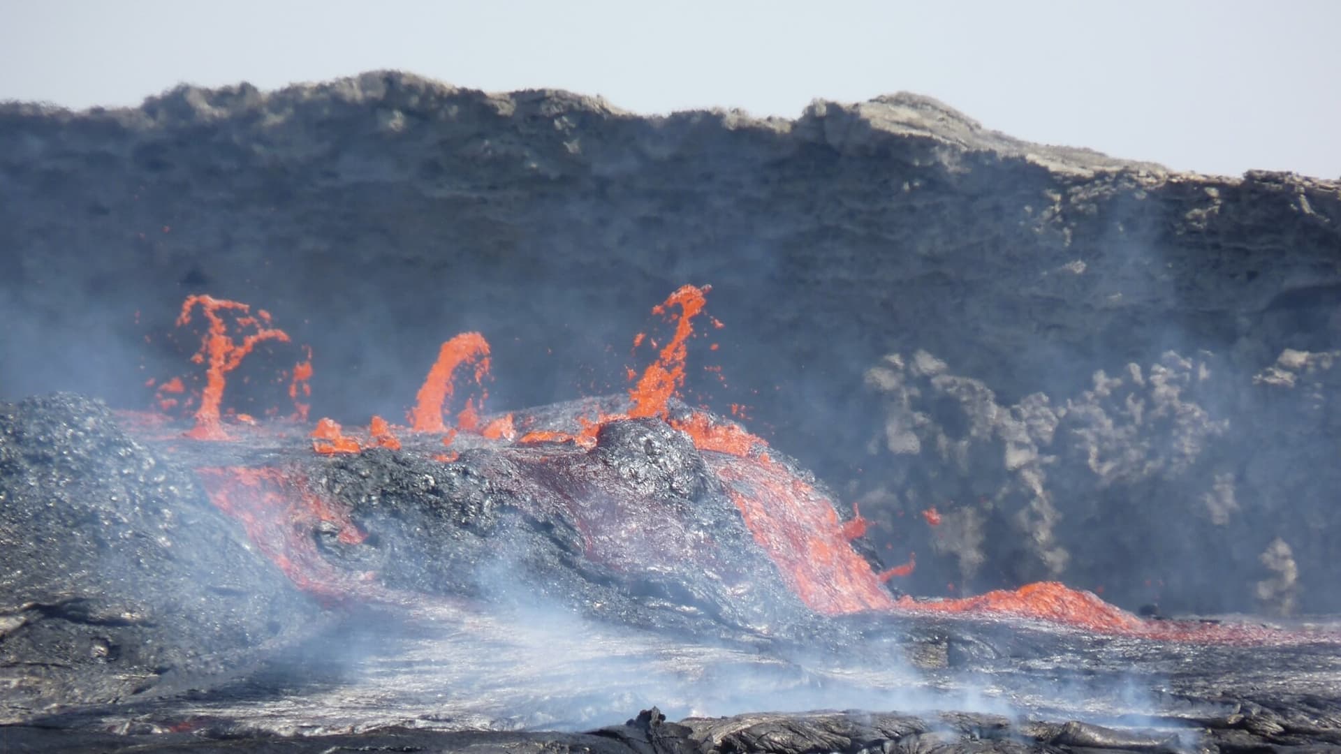 Deep Pulses Beneath Africa Are Breaking the Continent Apart, Creating a New Ocean - Featured Image