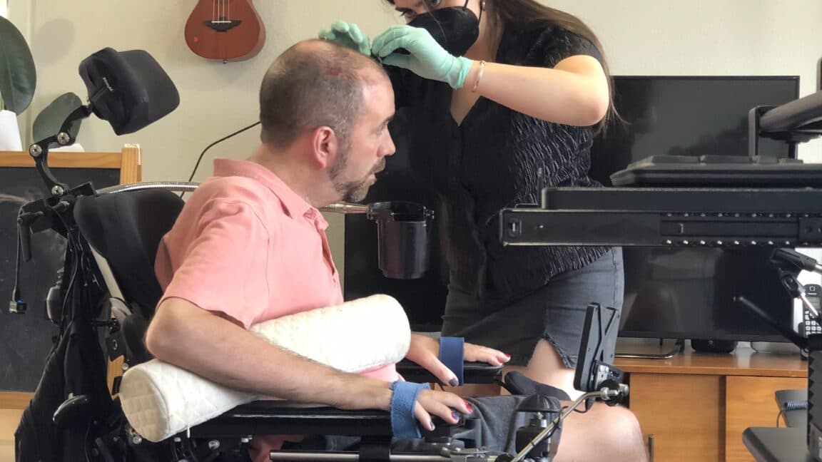 A neural brain implant provides near instantaneous speech - Featured Image