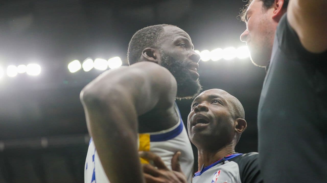 Report: NBA issues warning to Draymond Green for fan interaction - Featured Image