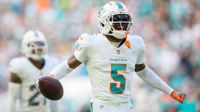 Dolphins send Ramsey, Smith to Steelers for Fitzpatrick in trade - Featured Image