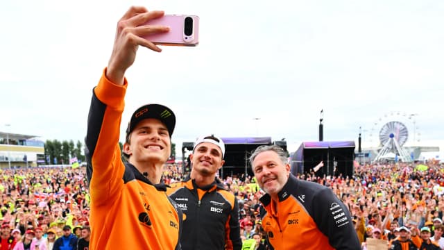 Zak Brown explains how McLaren are handling ‘enjoyable’ task of managing Lando Norris and Oscar Piastri’s relationship - Featured Image
