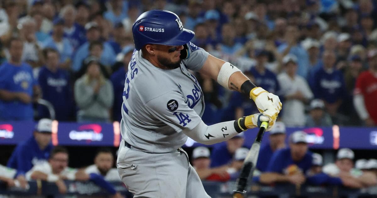 Dodgers defeat Blue Jays in shocking Game 7 comeback to repeat as World Series champions - Featured Image