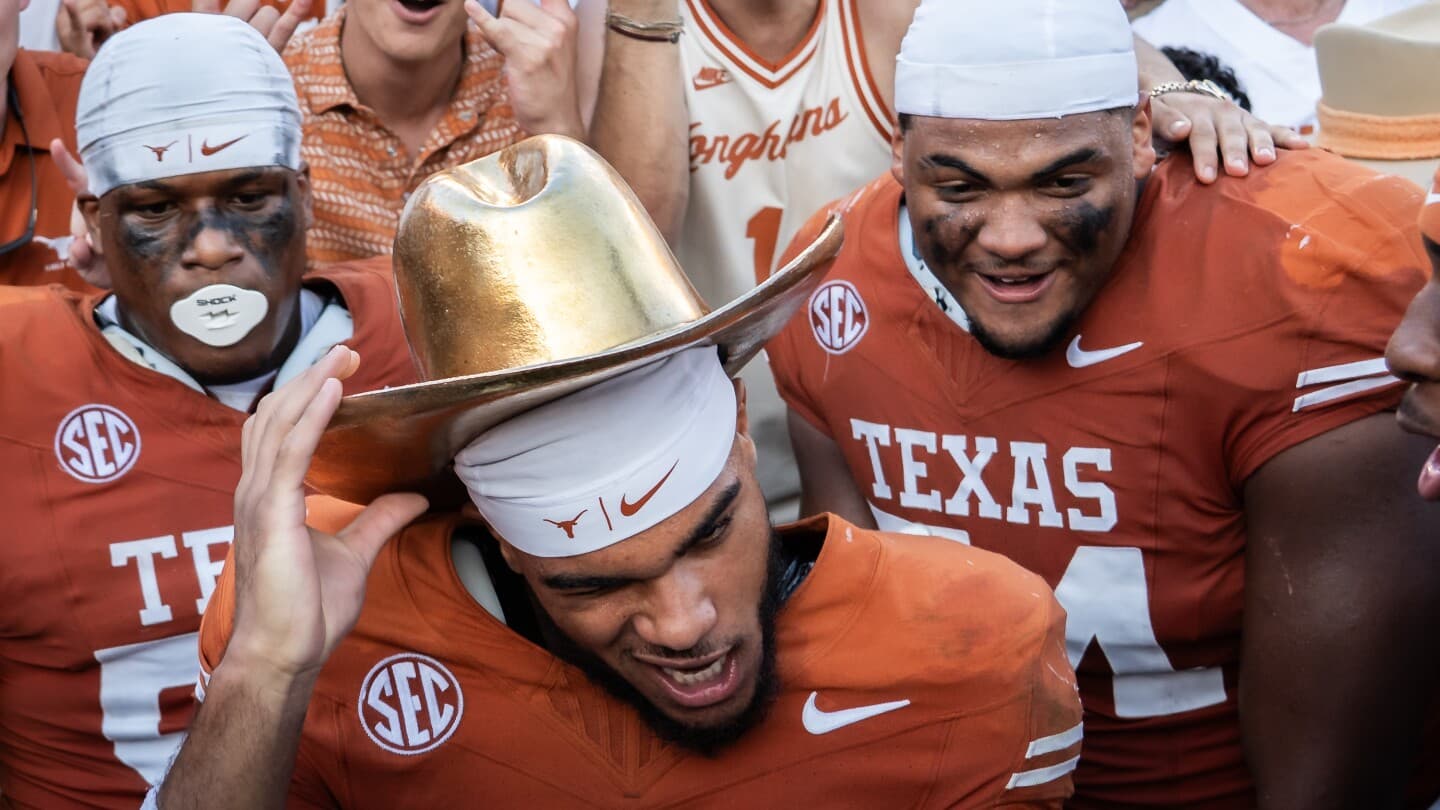 Unranked Texas looks more like the preseason No. 1 it was in win over rival No. 6 Oklahoma - Featured Image