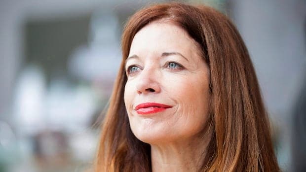 Colleen Jones, champion curler and CBC reporter, dies at 65 - Featured Image