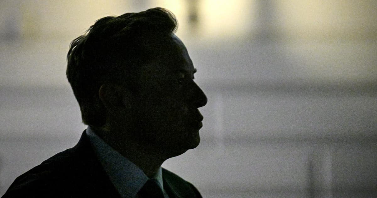 Elon Musk's AI chatbot churns out antisemitic posts days after update - Featured Image