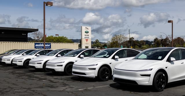 Electric Vehicles Face a ‘Pretty Dreadful Year’ in the U.S. - Featured Image