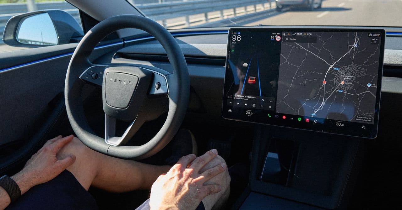 Tesla Is Urging Drowsy Drivers to Use 'Full Self-Driving'. That Could Go Very Wrong - Featured Image