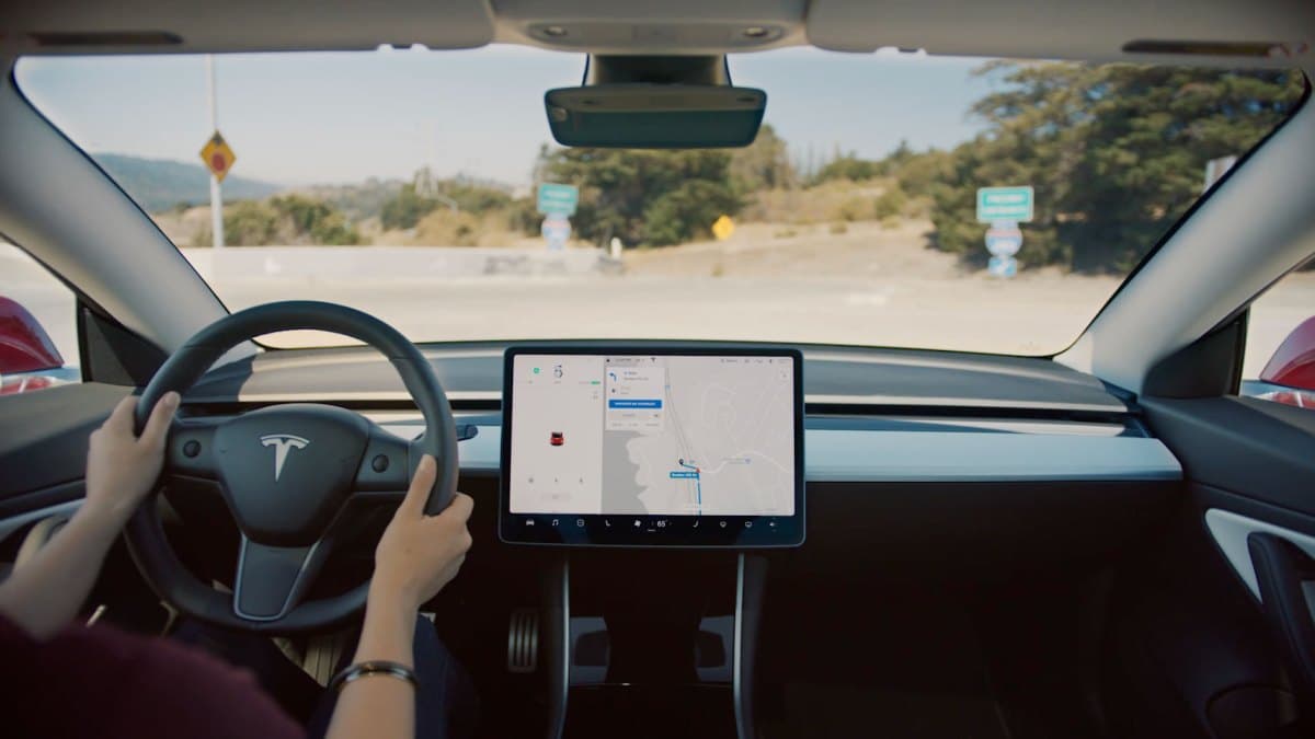 Tesla discontinues Autopilot in bid to boost adoption of its Full Self-Driving software | TechCrunch - Featured Image
