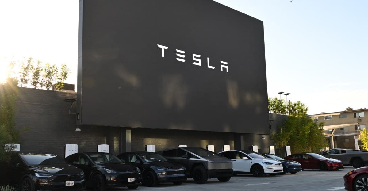 Tesla’s long-delayed retro diner and charging location is finally opening - Featured Image