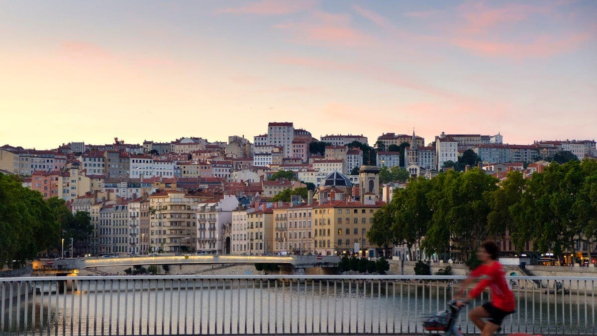 This city [Lyon] is dumping Microsoft Office and Windows for OnlyOffice and Linux - here's why - Featured Image