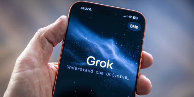 Senators urged Apple and Google to remove X and Grok from app stores over sexual deepfakes - Featured Image