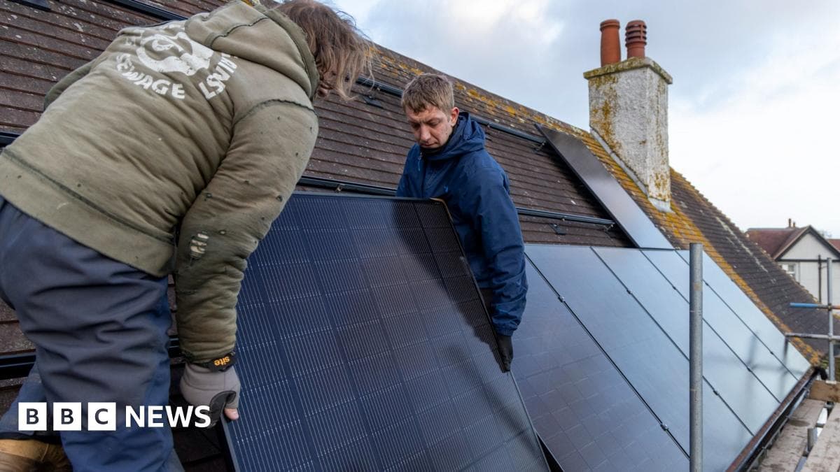 UK households to get £15bn for solar and green tech to lower energy bills - BBC News - Featured Image